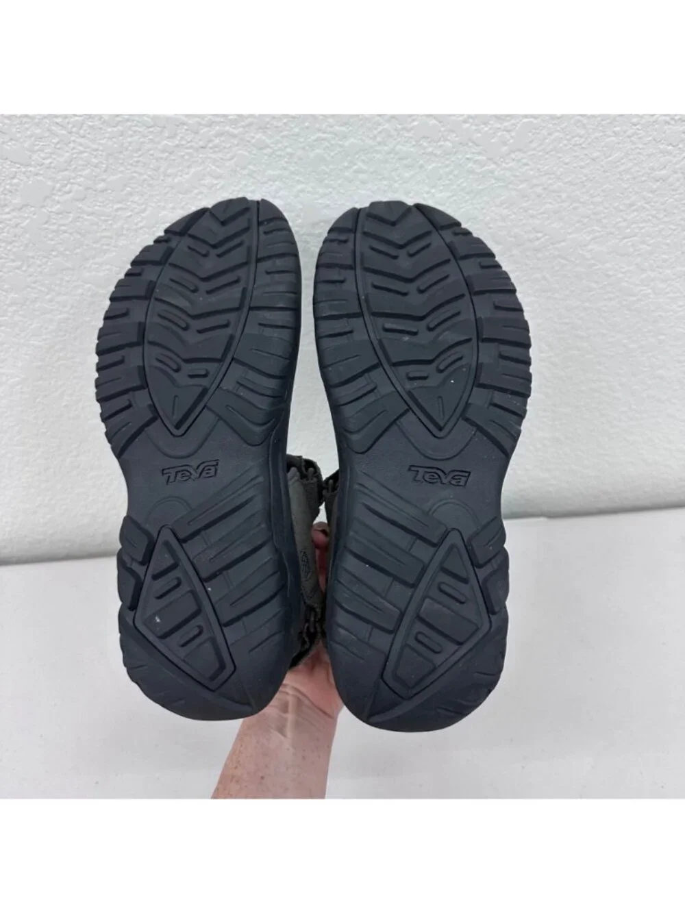 Teva 1002433 Hudson Adjustable Outdoor Hiking Water Sandals Shoes Mens size 10